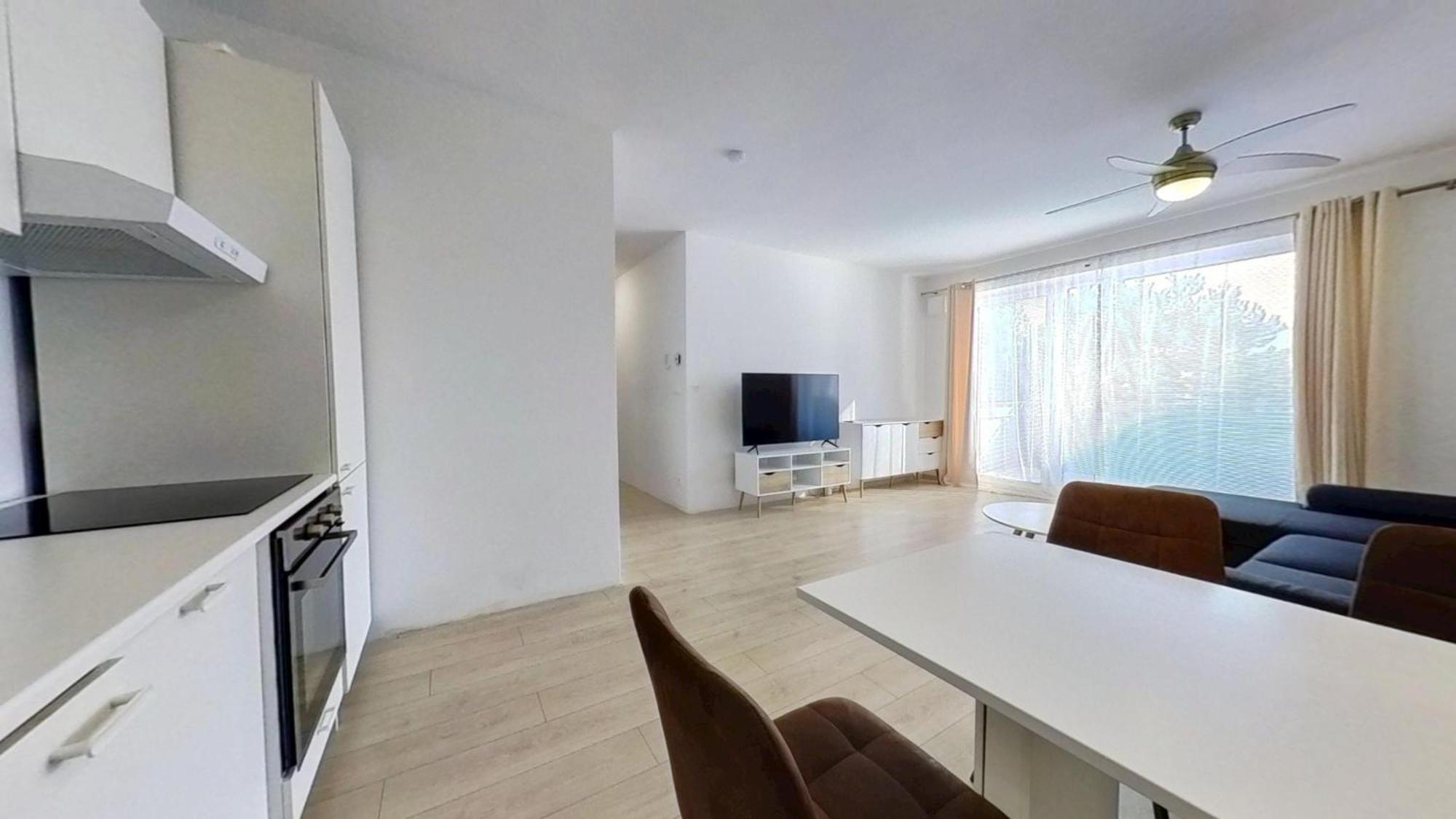 Air-Conditioned 2 Room Apartment, With Terrace, Rovinka, 302 Exterior photo